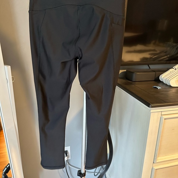 Capris - Picture 2 of 2